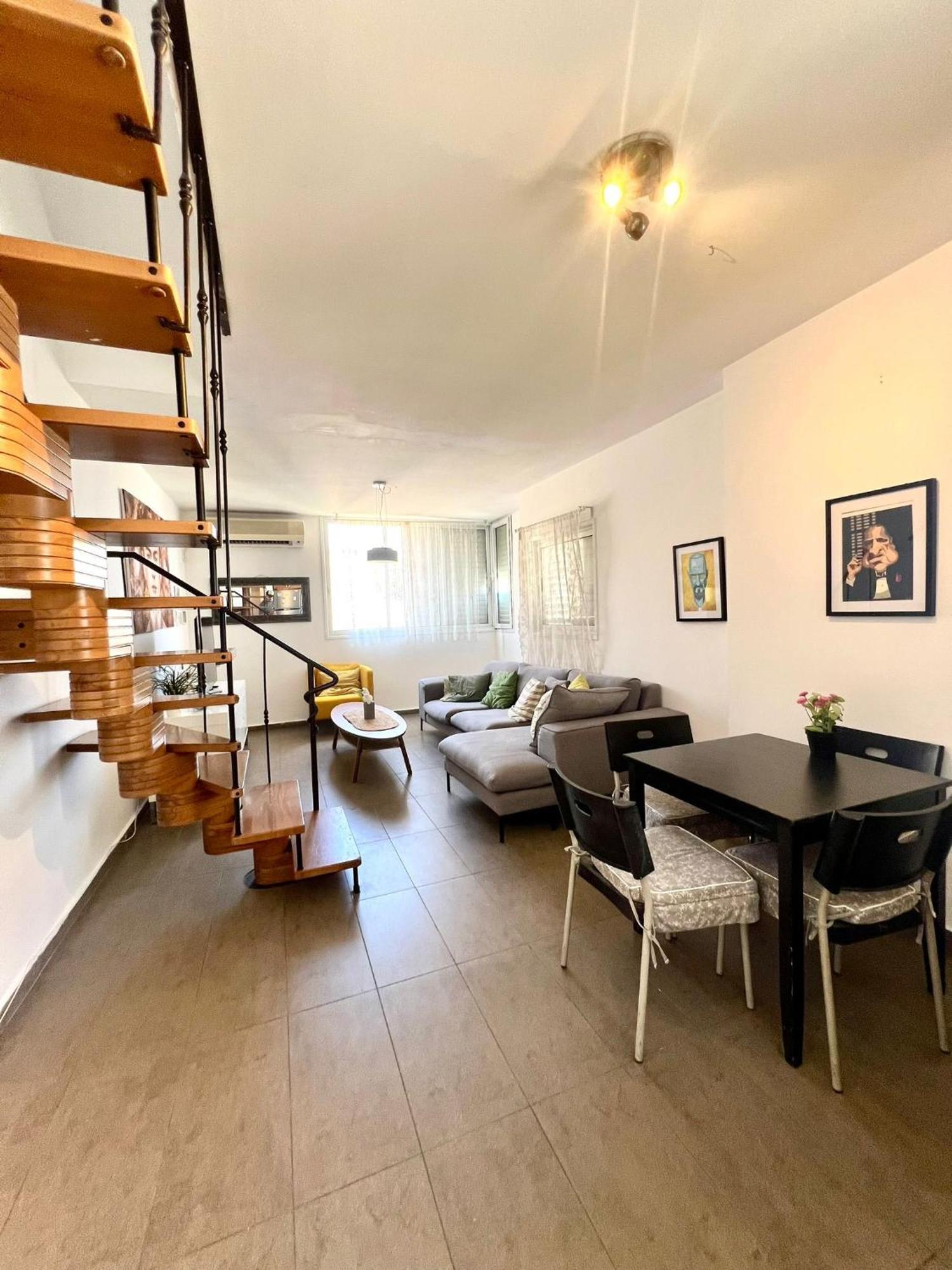 Beautiful 2 Bedrooms With Balcony Tel Aviv