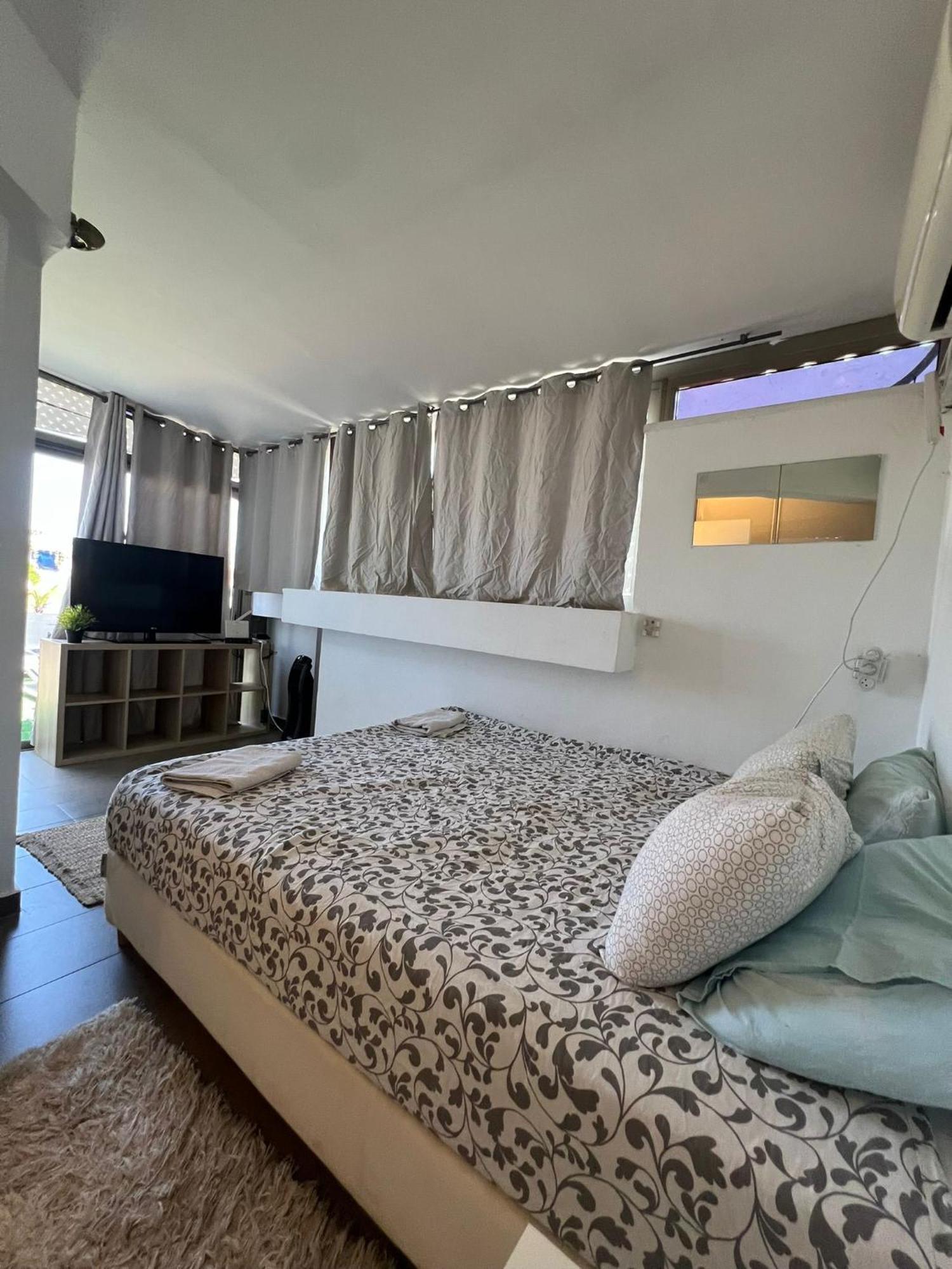 Apartment Beautiful 2 Bedrooms With Balcony