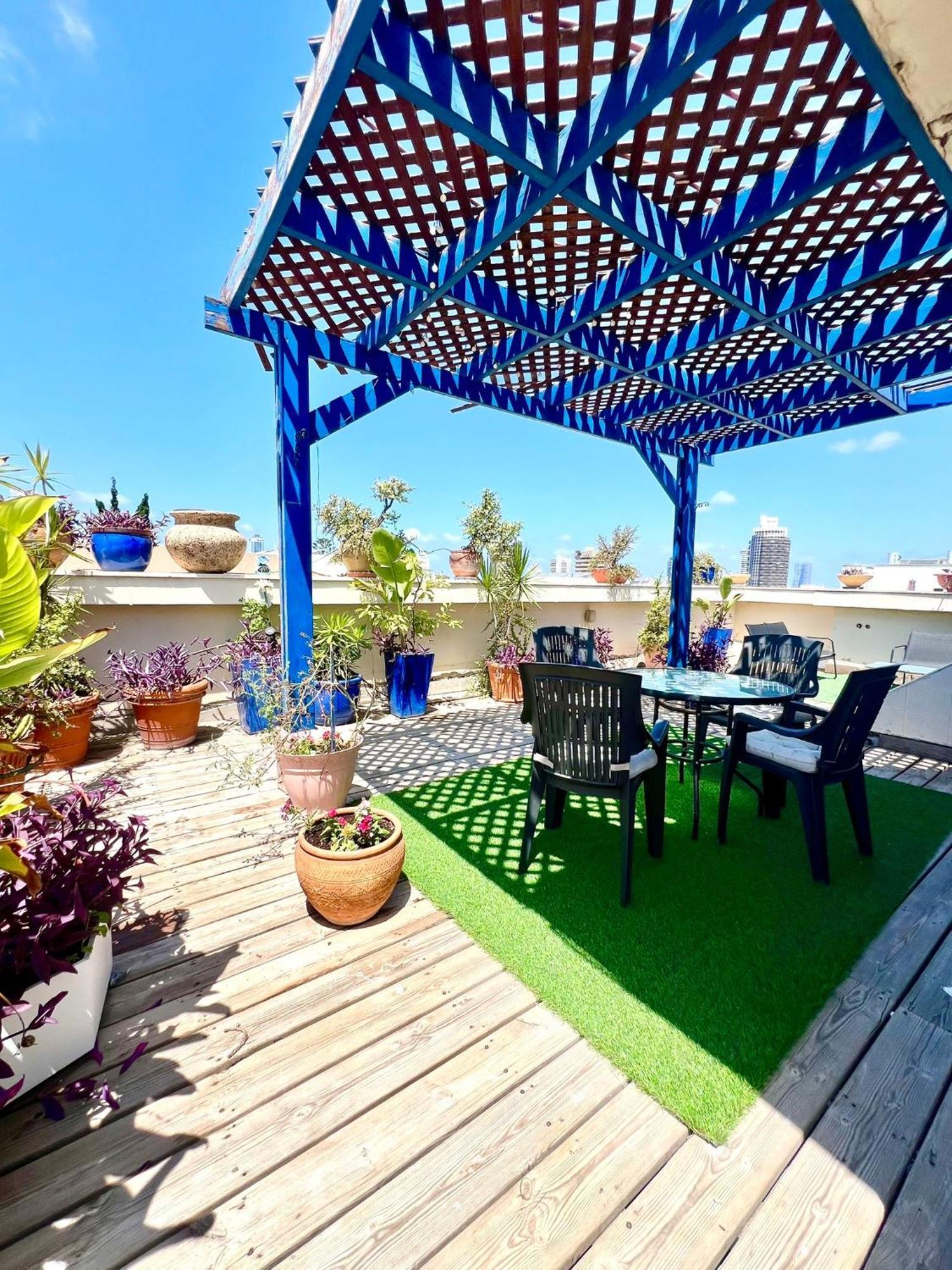 Beautiful 2 Bedrooms With Balcony Apartment Tel Aviv